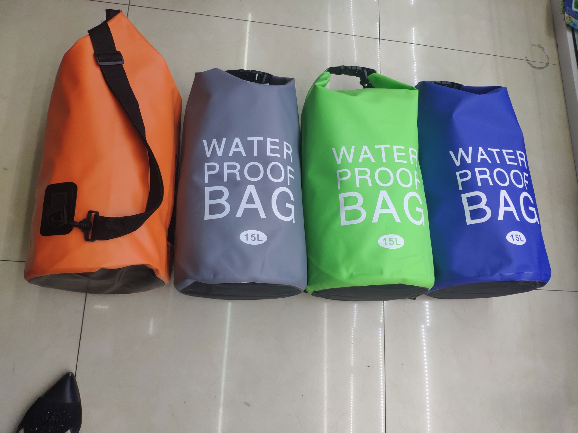 厂家防水包防水袋户外防水桶包产品图