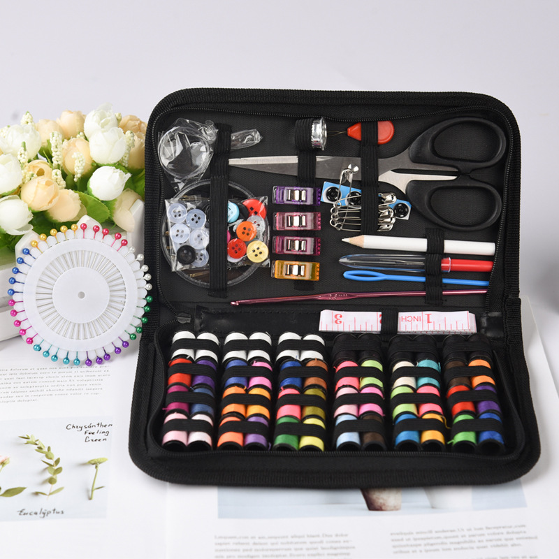 A 172-piece set of home and travel sewing kit, hand-stitching cloth bag, multi-functional and convenient sewing kit Application Scenario