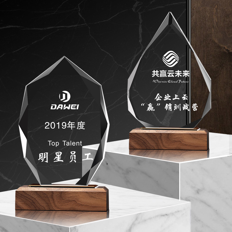 Customized crystal trophy, heart-shaped gilded resin trophy, company employee award, thumb five-pointed star solid wood medal Specification image