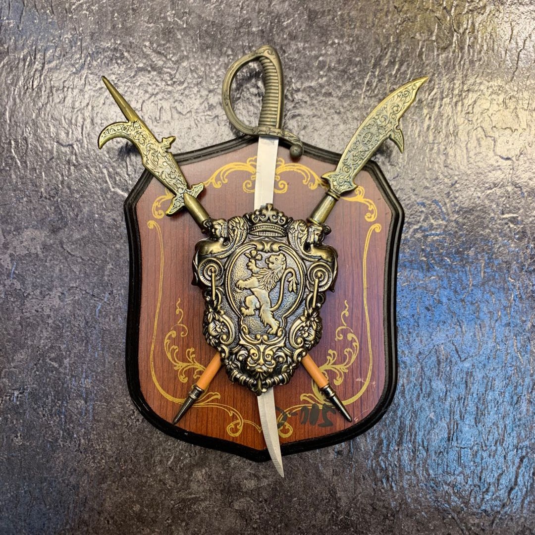 The shield home decoration European classical handicraft decoration sword wall-hanging style