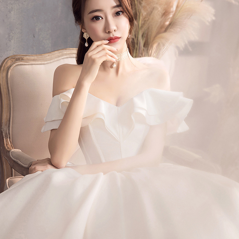 2022年新款缎面婚纱拖尾新娘简约一字肩齐地抖音婚纱女新娘小个子