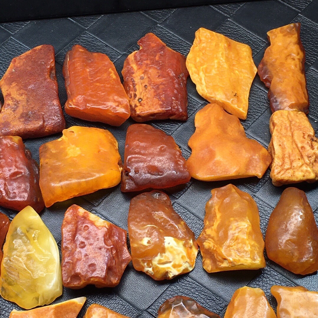 Factory Direct Exquisite Amber Beeswax Natural Flower Wax Original Paraffin Rich Pendant Hand Handle Diy Benefits Application Scenario