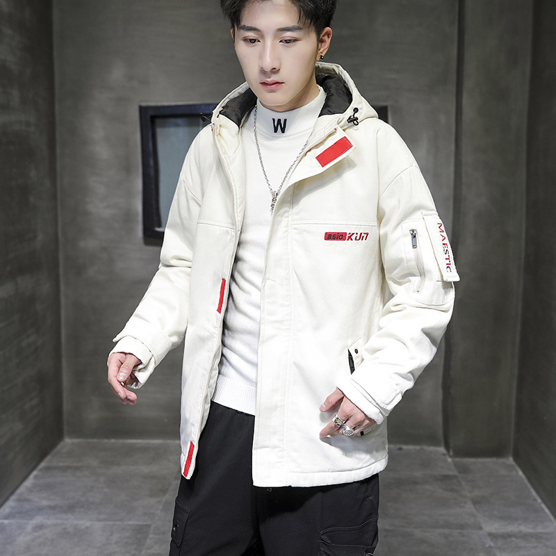 A new loose, casual and trendy winter cotton-padded jacket for men in Korean style