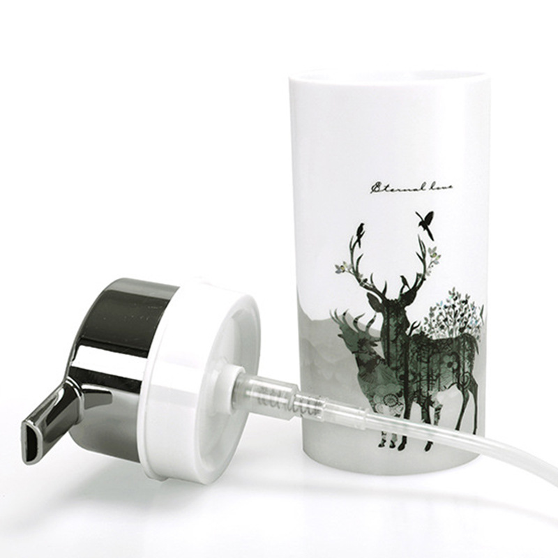 Simple printed bathroom and washbasin set, four-piece bathroom travel washbasin cup set, two-person home washbasin set Application Scenario