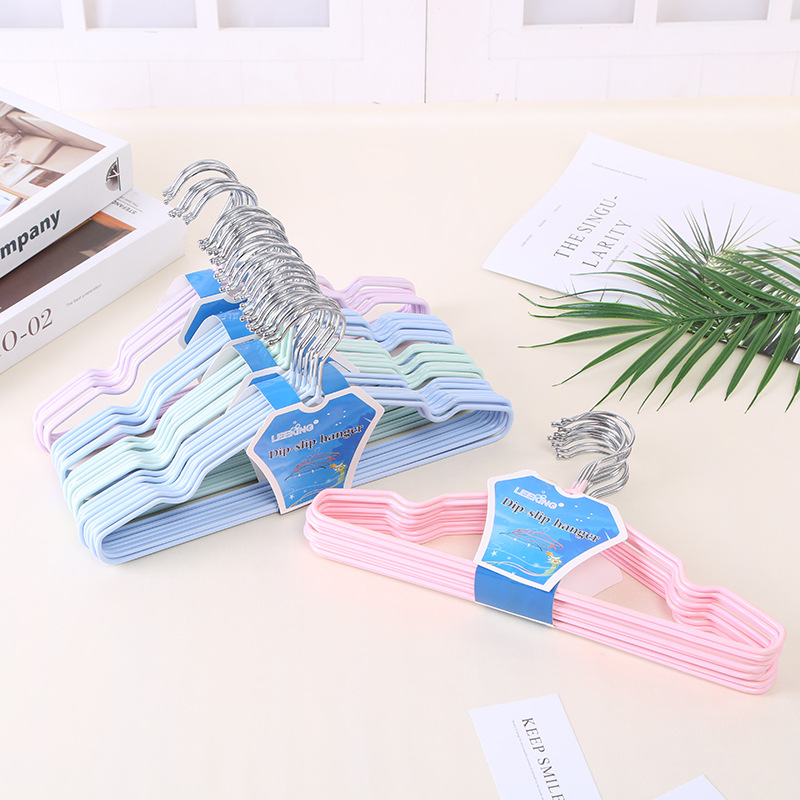 6017 Yiwu Liting Children's Impregnated Anti-Slip Dry and Wet Dual-purpose Household Clothes Hanger Manufacturer Wholesale Application Scenario