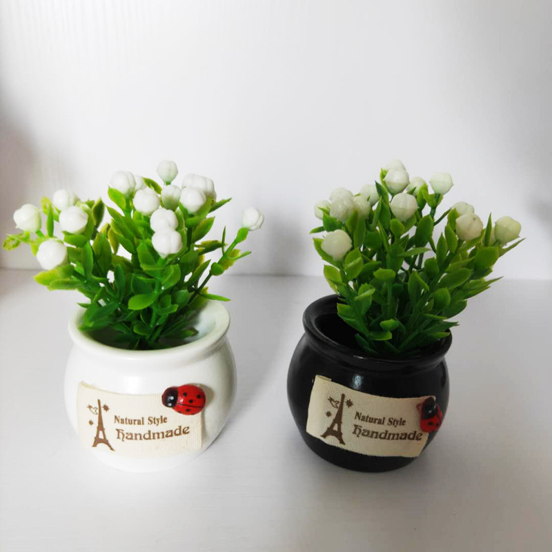 Auspicious fruit artificial flower potted plant decoration, car figurine matching, creative handcrafted car decoration Application Scenario