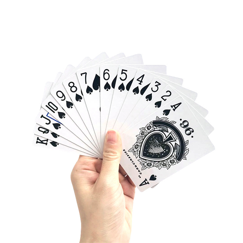纸扑克牌/宽牌K牌62/创意扑克牌2白底实物图
