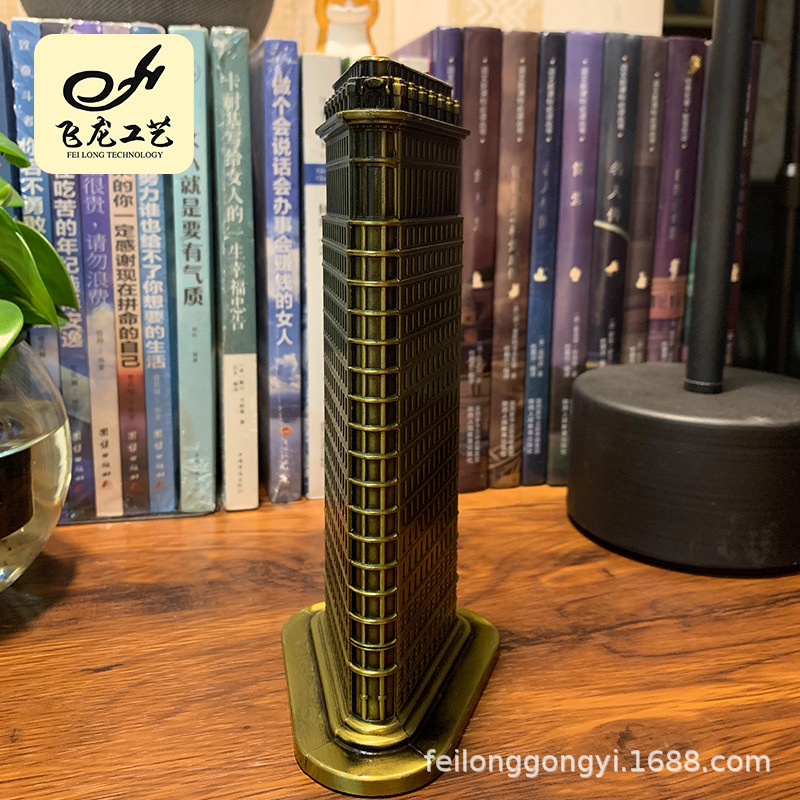 Metal alloy handicrafts, home furnishings, travel souvenirs, photography props and gifts of the Triangle Building, a landmark building in the United States details Picture