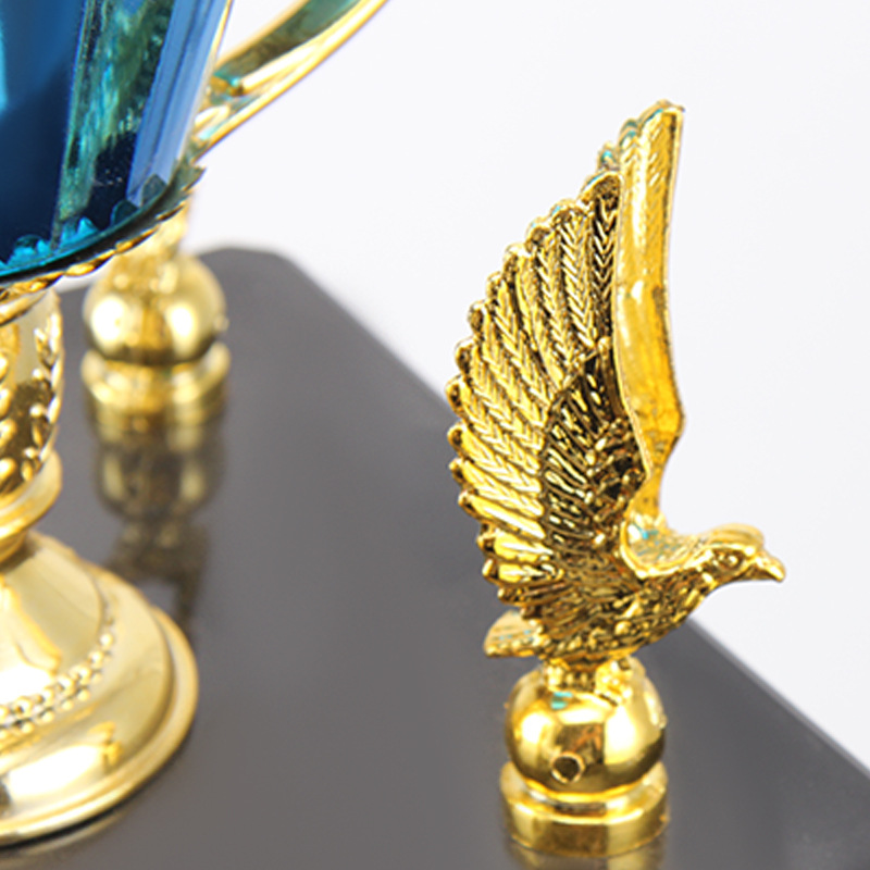 Four-column Atmospheric Team Metal trophies for football, basketball, badminton and music, Four-column cup trophies in stock, reprinting company Application Scenario