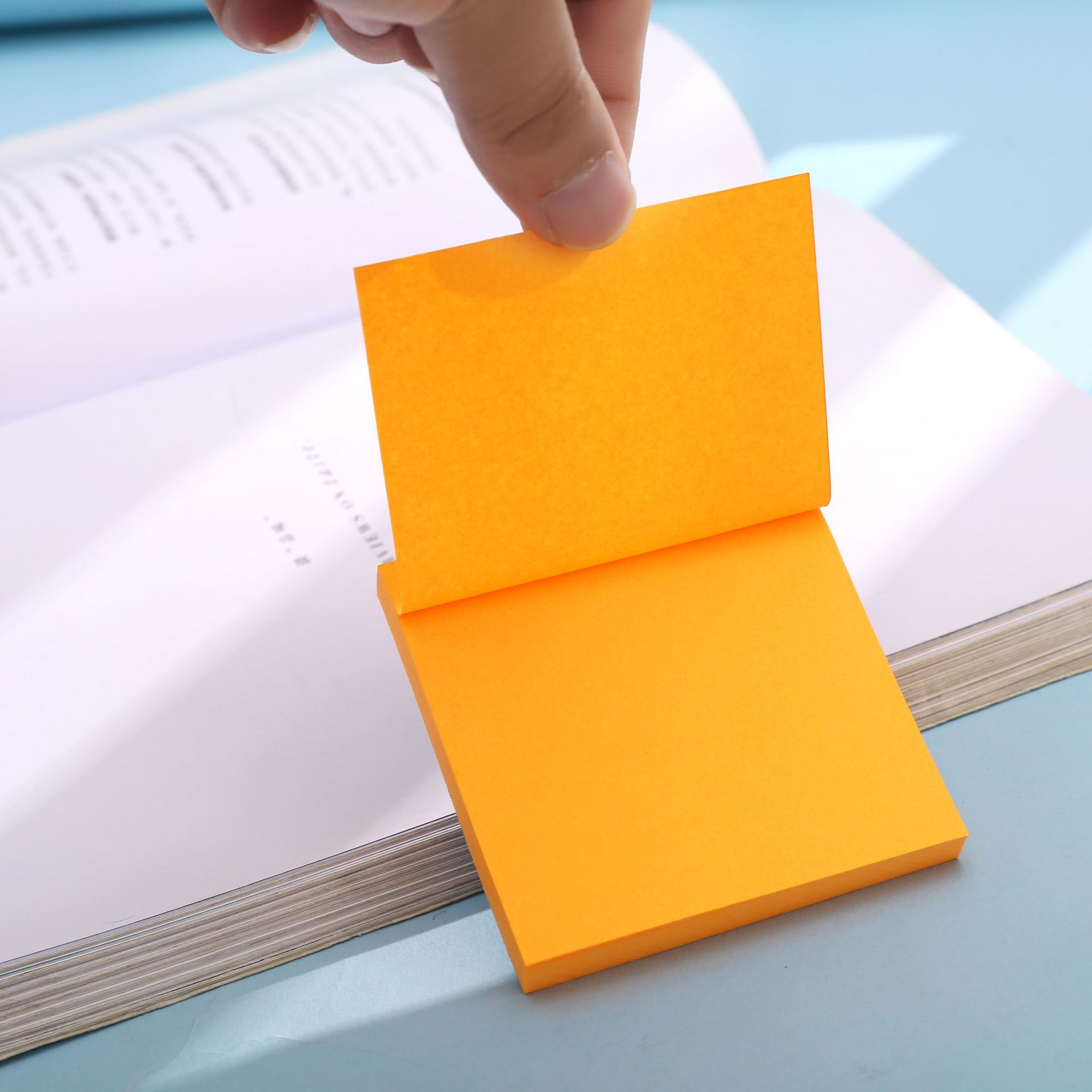 Super sticky sticky notes wholesale multi-color 100 pages factory direct sales multi-specification self-adhesive sticky notes office index stickers Application Scenario