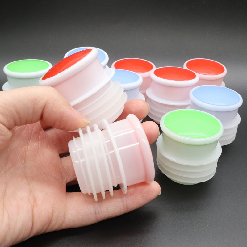 Factory direct sales of household water bottle stoppers, thermos stoppers, plastic and silicone thermos stoppers wholesale, one-yuan and two-yuan store supplies details Picture