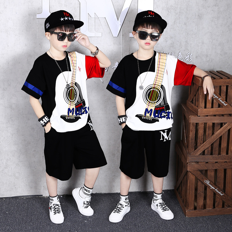 The new Korean-style men's clothing set for summer 2021, a loose and stylish two-piece set for children's sportswear Specification image