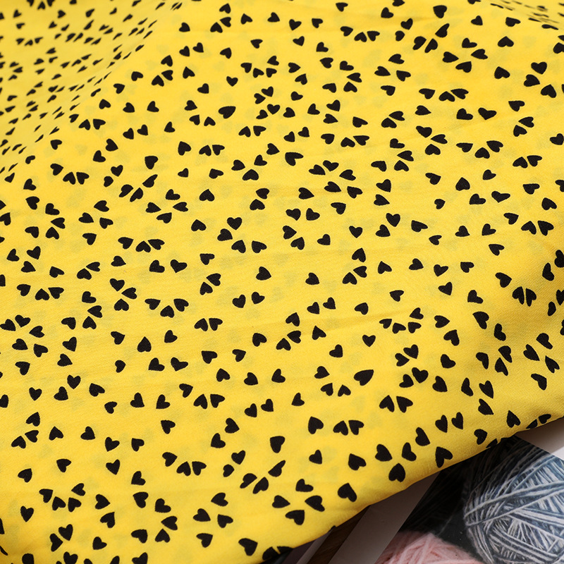 Spring and summer new dress: Chiffon plain weave fabric, heart-shaped printed polyester fabric, four-sided elastic clothing fabric in stock Specification image
