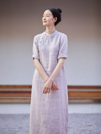 National Trend -2025 Summer New half-sleeved long linen dress, hand-embroidered traditional Chinese style retro straight-leg improved cheongsam