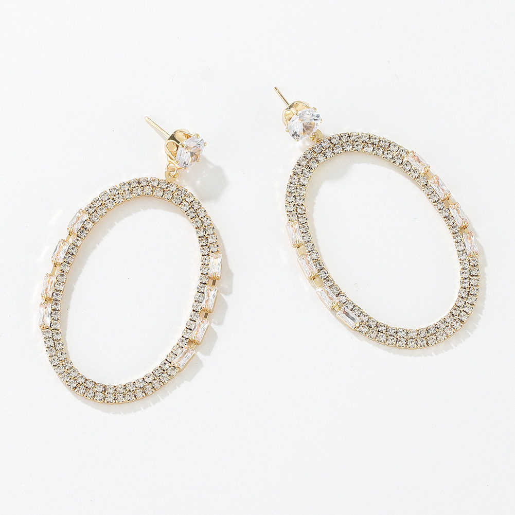 Korean and Korean fashion claw chain rhinestone large circle earrings, elegant Korean personality long hollowed-out stud earrings for women Specification image