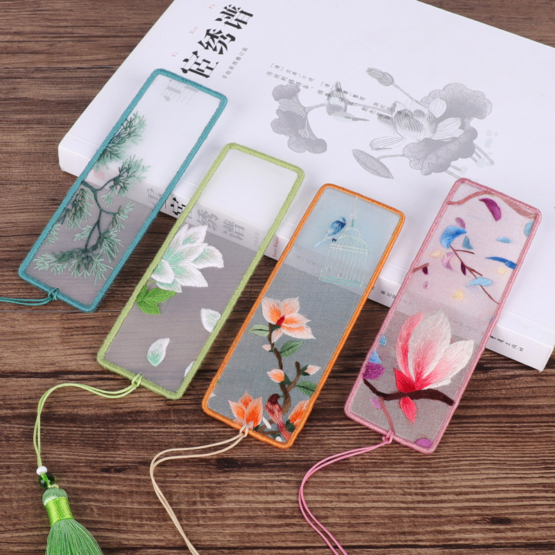 Factory direct sales of diy embroidery, hand-stitched materials for beginners, ancient-style Suzhou embroidery, ribbon embroidery, bookmark making embroidery Application Scenario