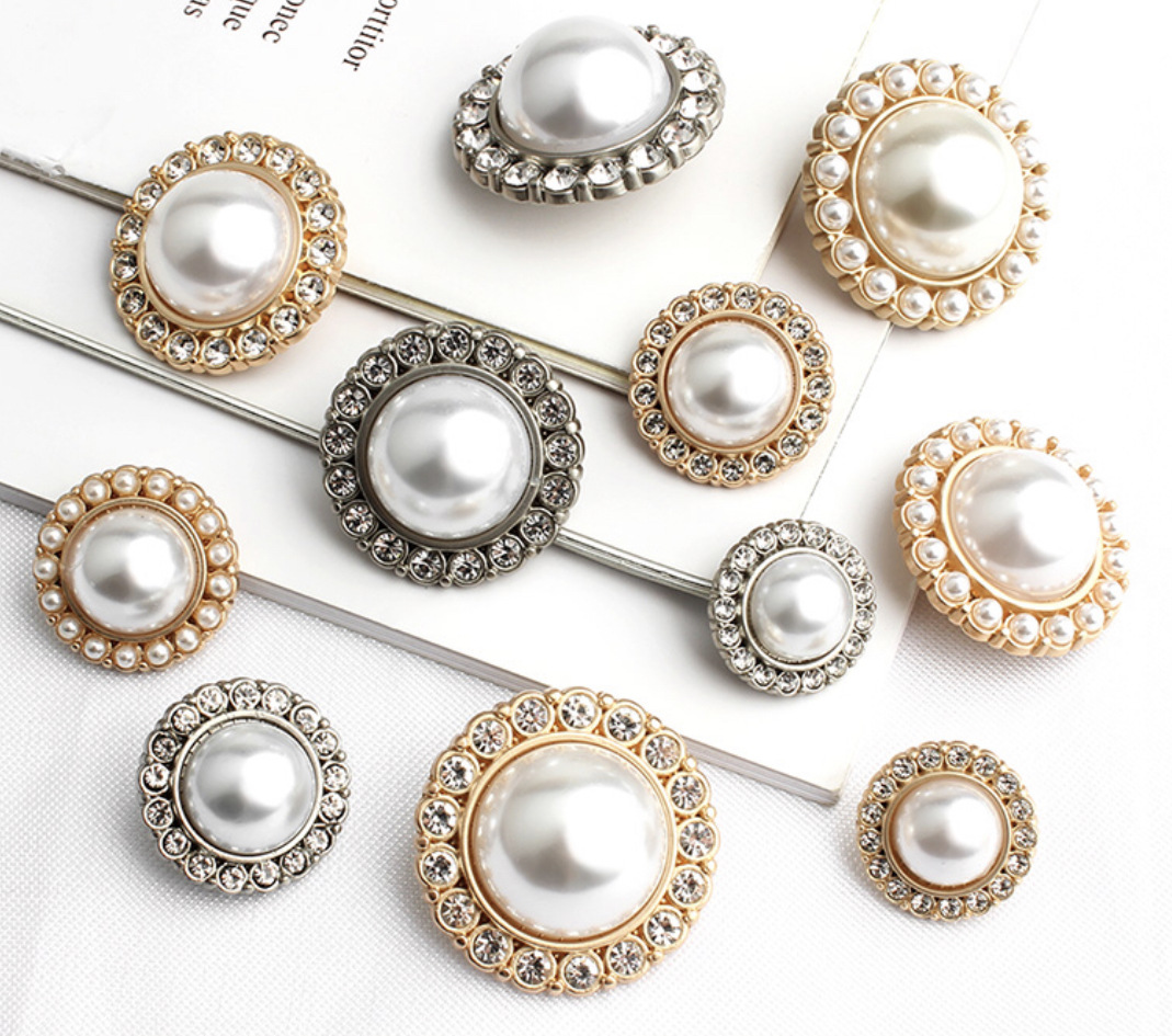 High-end metal diamond-encrusted pearl button small chanel-style fashionable coat, windbreaker, jacket, suit button, versatile decorative button Application Scenario