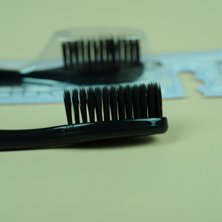 Saturday Daily Necessities Yiwu Department Store Toothbrush Wholesale After Han 605 (30 / Seat) Bamboo Charcoal Soft Bristle Toothbrush Application Scenario