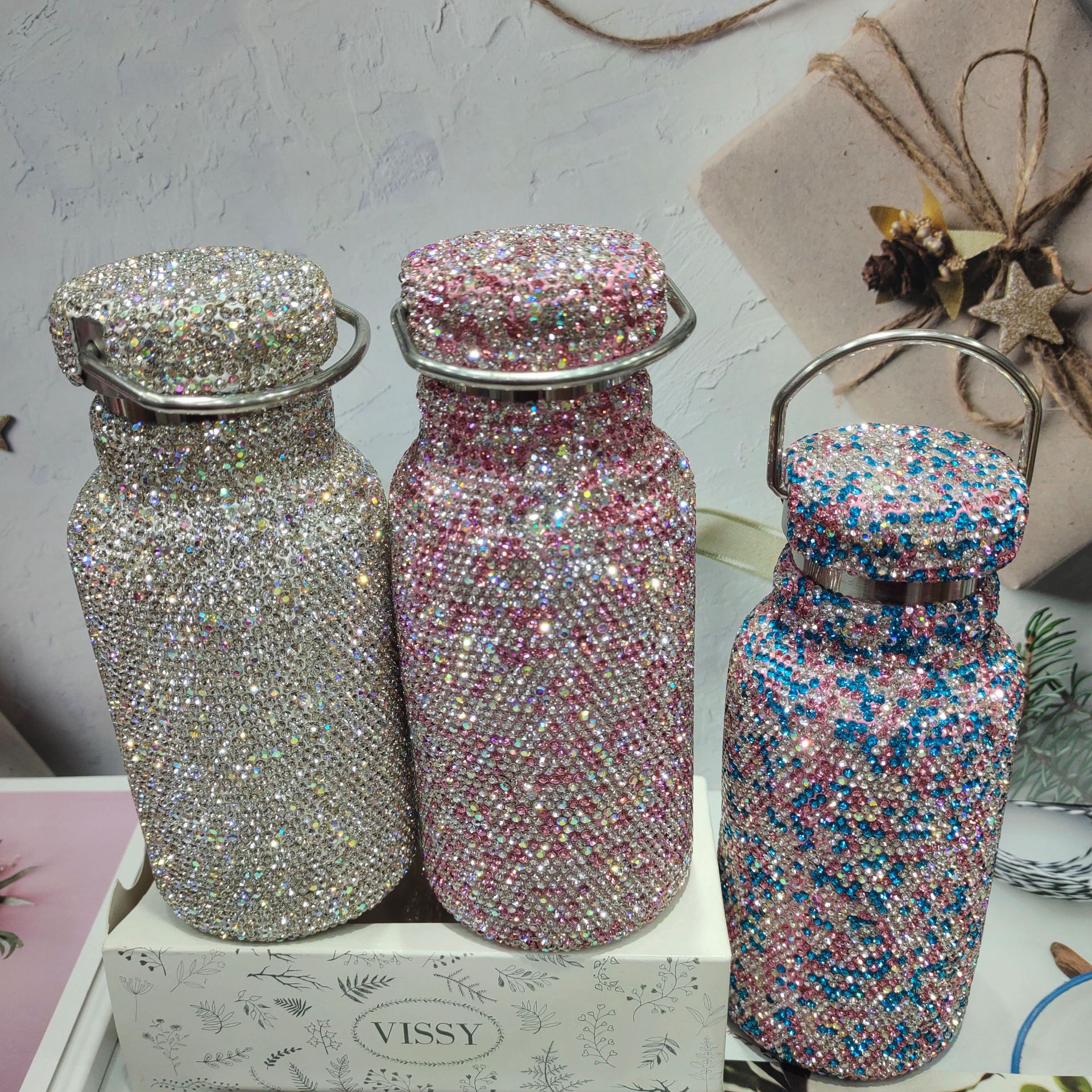 New diamond-encrusted stainless steel water bottle from Europe and America, American-style double-layer vacuum large-diameter insulated cup, outdoor sports, cross-border details Picture