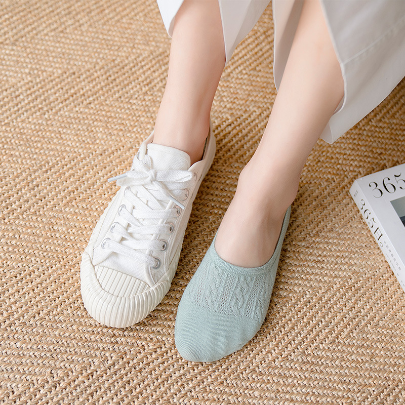Pure Cotton Socks Ladies Spring And Summer Deodorizing Ship Socks Silicone Non-Slip Socks Invisible Socks Low Top Shallow Mouth Socks Zhuji Wholesale Application Scenario