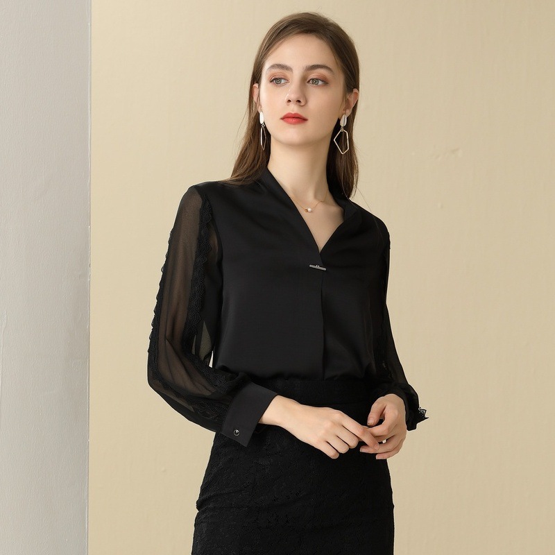 The 2022 autumn new V-neck women's dress features a unique Korean design with a long-sleeved top and a stylish embroidered chiffon shirt Application Scenario