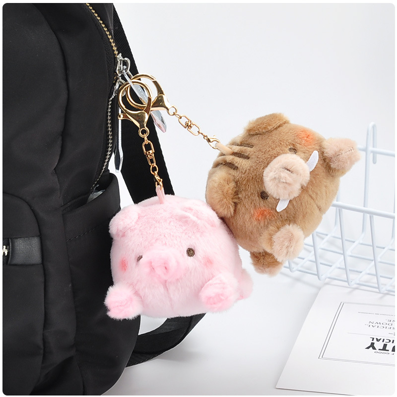 Cute Piko pig fart can pig keychain cartoon plush little pig doll pendant couple creative pendant gift Application Scenario
