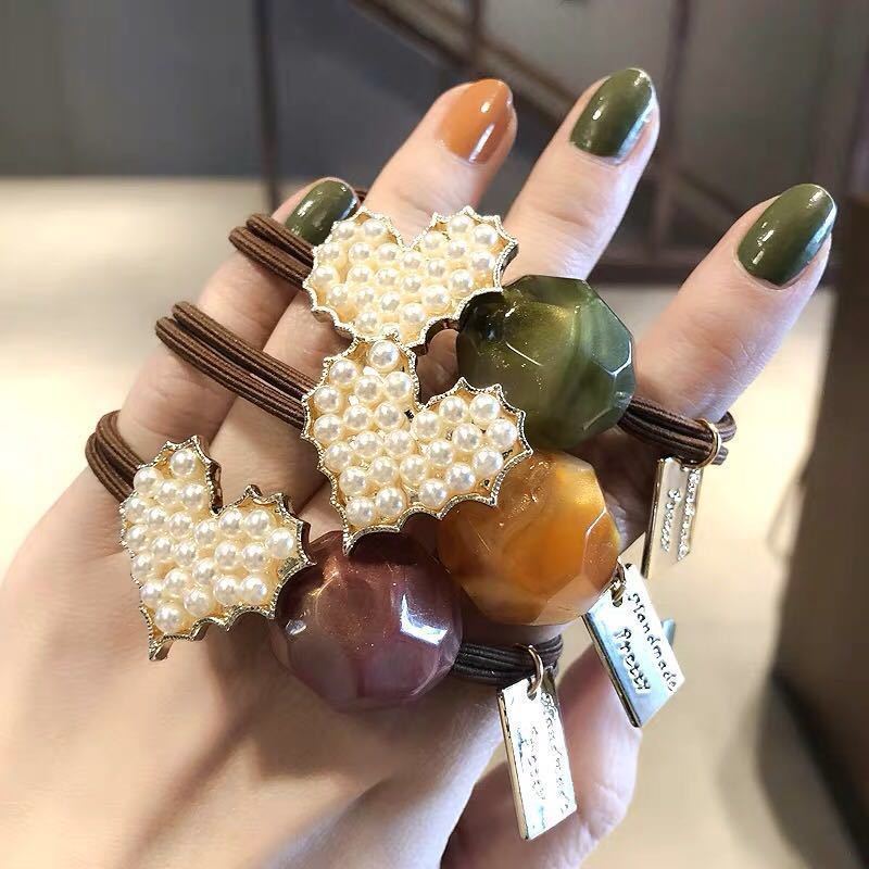 South Korea Dongdaemun Boutique Hair Circle Pearl Hair Rope Imitation Jade Head Rope Adult Mori Women Tied Hair Ponytail Accessories Application Scenario