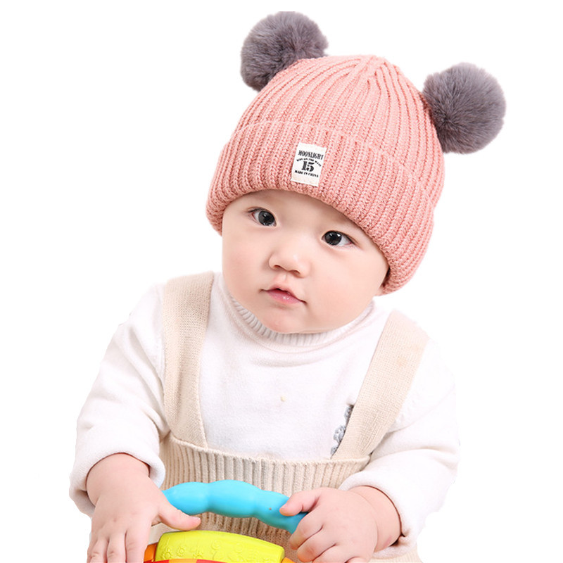 Creative New Acrylic Wool Children's Hat Manufacturers Spot Autumn And Winter Double Ball Baby Knitted Hat Application Scenario