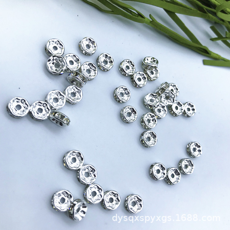 DIY jewelry accessories, iron-edge diamond ring necklaces, bracelets, shoes, clothing accessories, factory direct sales Application Scenario