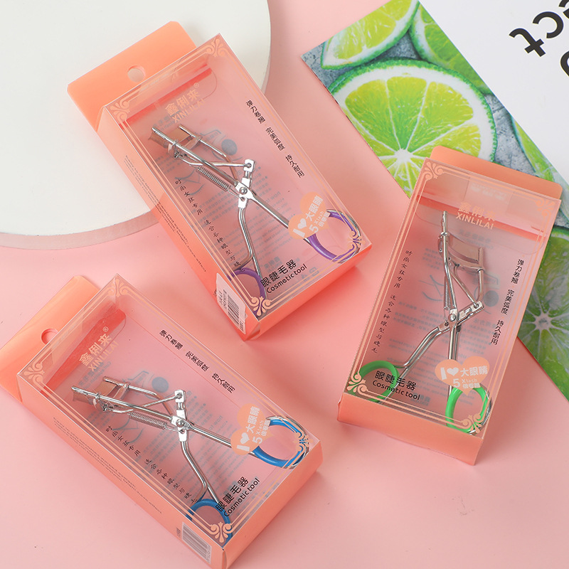 Eyelash curler, long-lasting curling, stainless steel rubber pad, mini eyelash assistant, beginner's beauty makeup tool Application Scenario