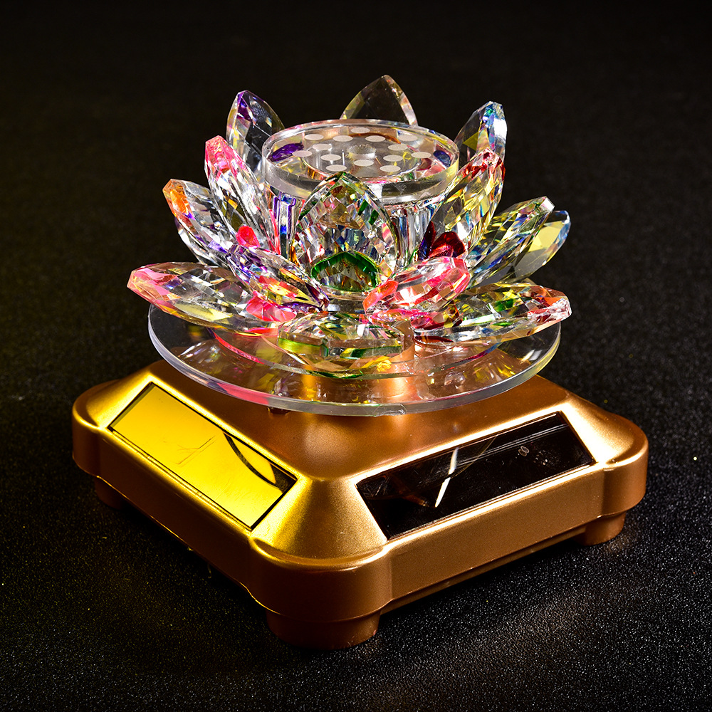 国潮挂件太阳能汽车摆件水晶莲花香水车载香水座车内装饰                 