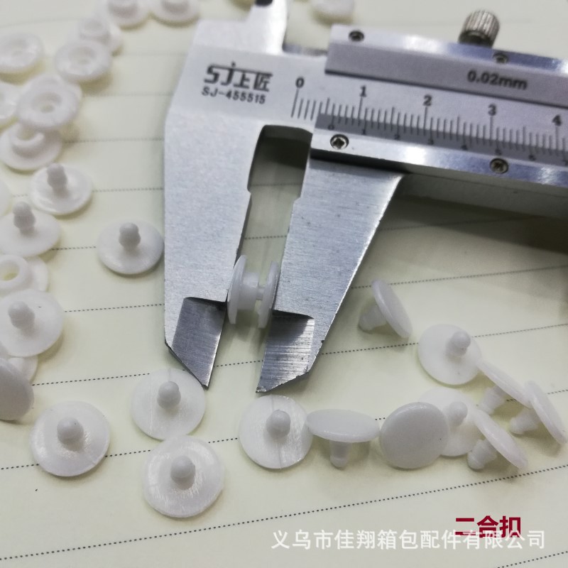 口罩呼吸阀实物图