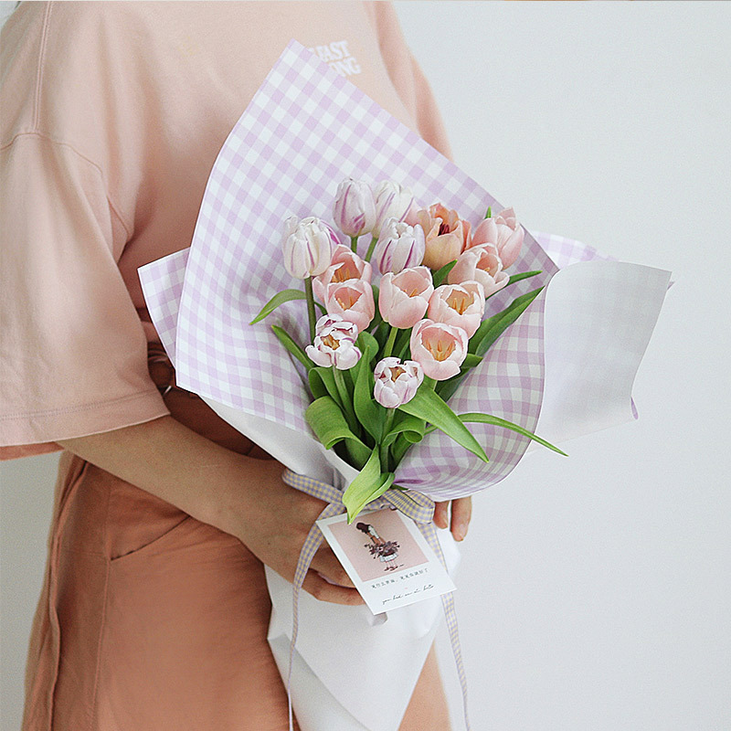Flower packaging retro plaid wrapping paper small fresh bouquet package floral paper florist summer plaid waterproof Ouya paper Specification drawing