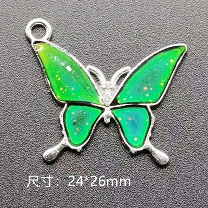 Temperature-sensitive color-changing retro butterfly necklace, trendy men and women, Instagram influencer, cold style, niche design, hip-hop pendant Specification image