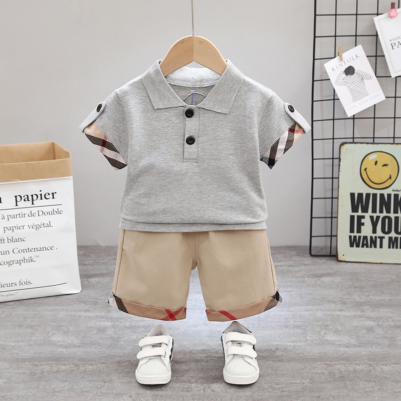 Boys' summer outfit set: Short-sleeved lapel polo shirt 2022 Summer new style Children's casual capri pants two-piece set, trendy