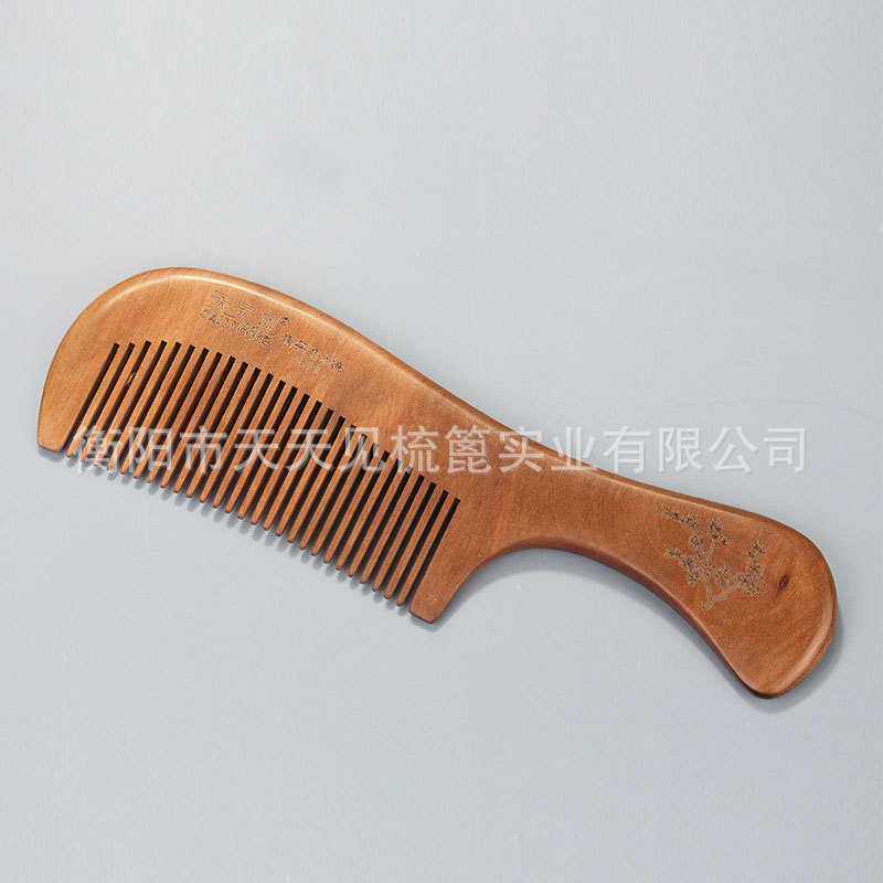Every Day See Wood Comb Peach Wood Comb Factory Wholesale Exhibition Stall Supply No Static Massage Wood Comb Application Scenario