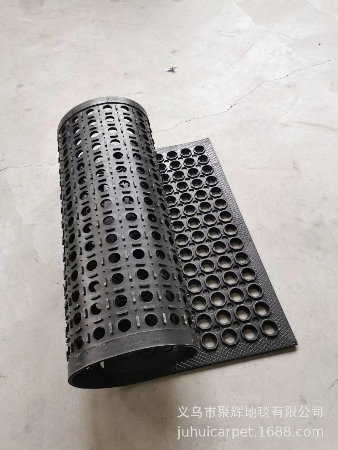 Kitchen Oil And Non-Slip Drain Mat With Holes Workshop Drain Hollow Mat Rubber Injection Molding Mat With Holes Specification drawing