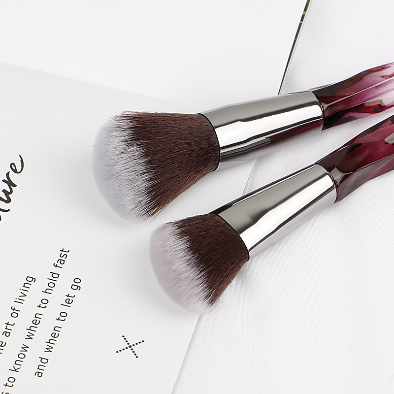 Manufacturers Of 7 Dazzling Crystal Handle Makeup Brush Set Blush Eyeshadow Soft Brush Beauty Tools Cross-Border Application Scenario