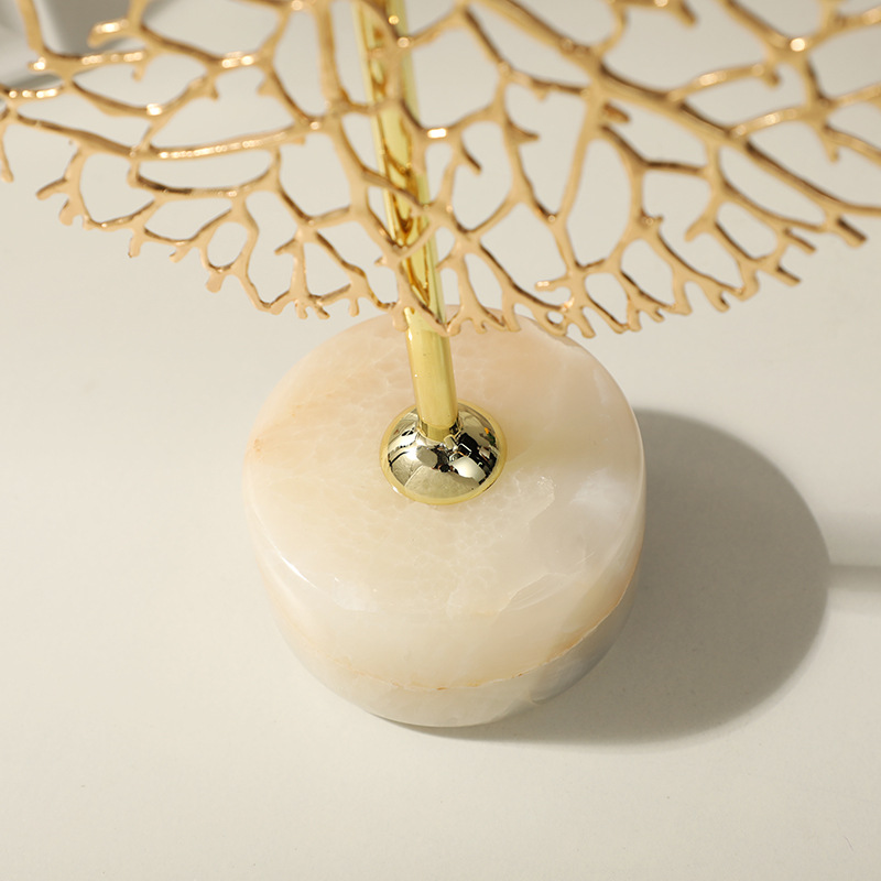 Light luxury modern home decoration art coral ornaments, gifts, entrance hall, living room, model room, creative display and arrangement Specification image