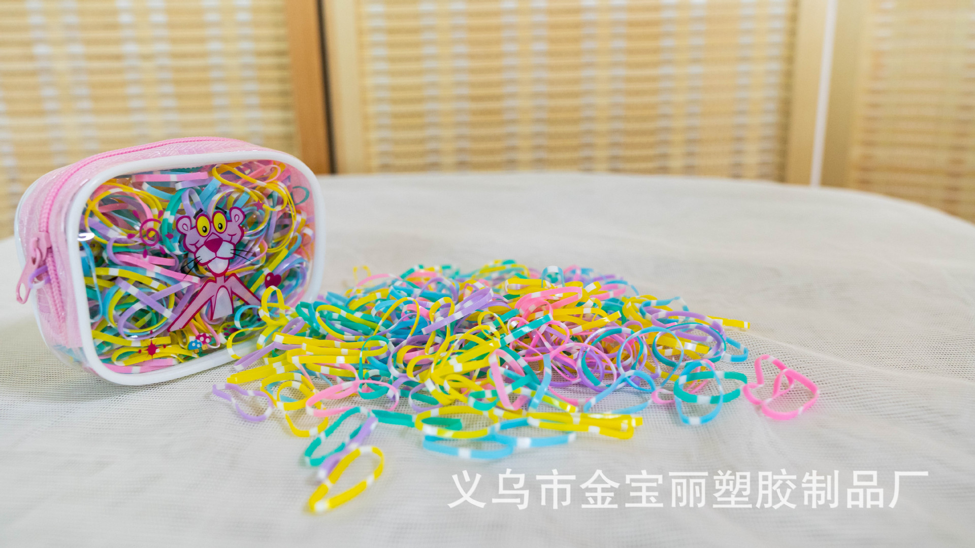 Jinbaoli Factory direct sales of children's headwear, hair ties, disposable rubber bands for women, hair ties for girls, baby hair bands, and rubber bands Application Scenario