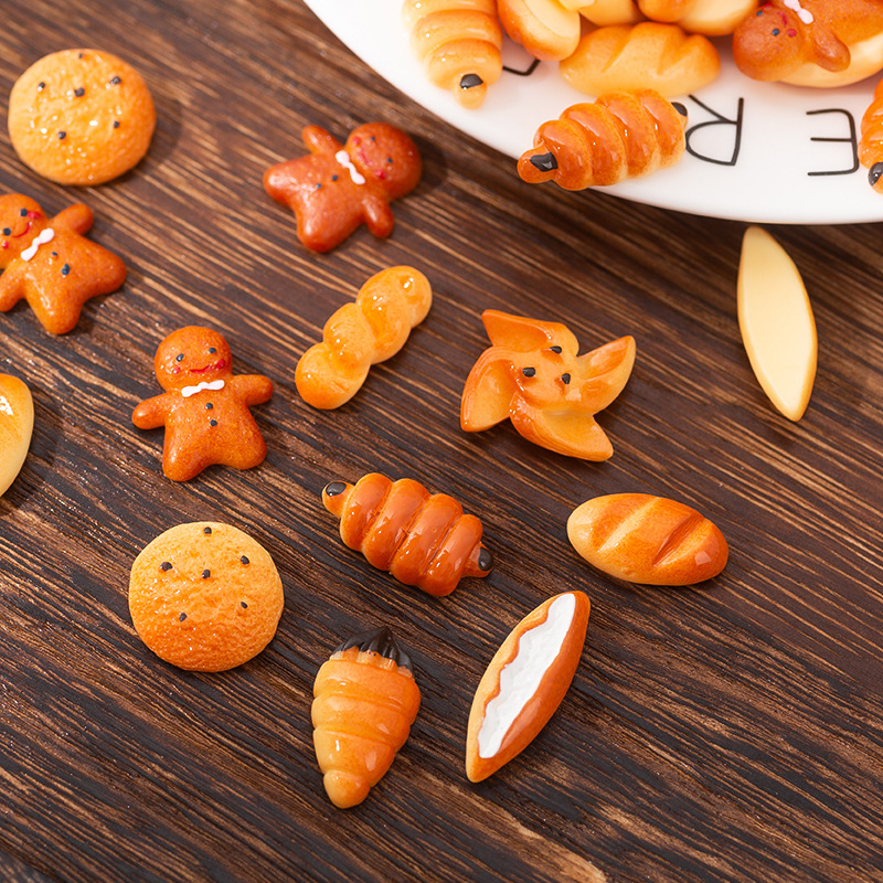 diy resin accessories, simulated food, bread, cookies, baking, cartoon chocolate, cream, resin, phone case patches Application Scenario