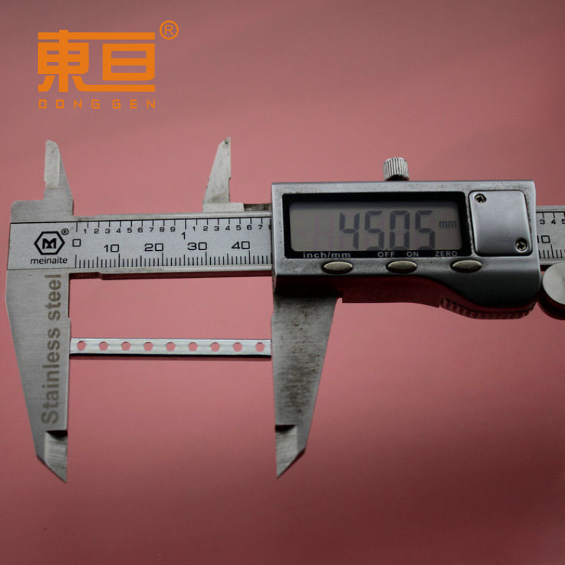五金脚配件/XY铰链/液压杆/泡钉/平底万向滑轮白底实物图
