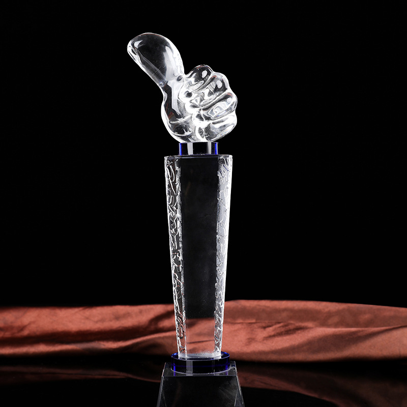 Customized crystal trophies and MEDALS, thumb creative crystal with inner engraving technique, five-pointed star engraved with Xiangyu crystal