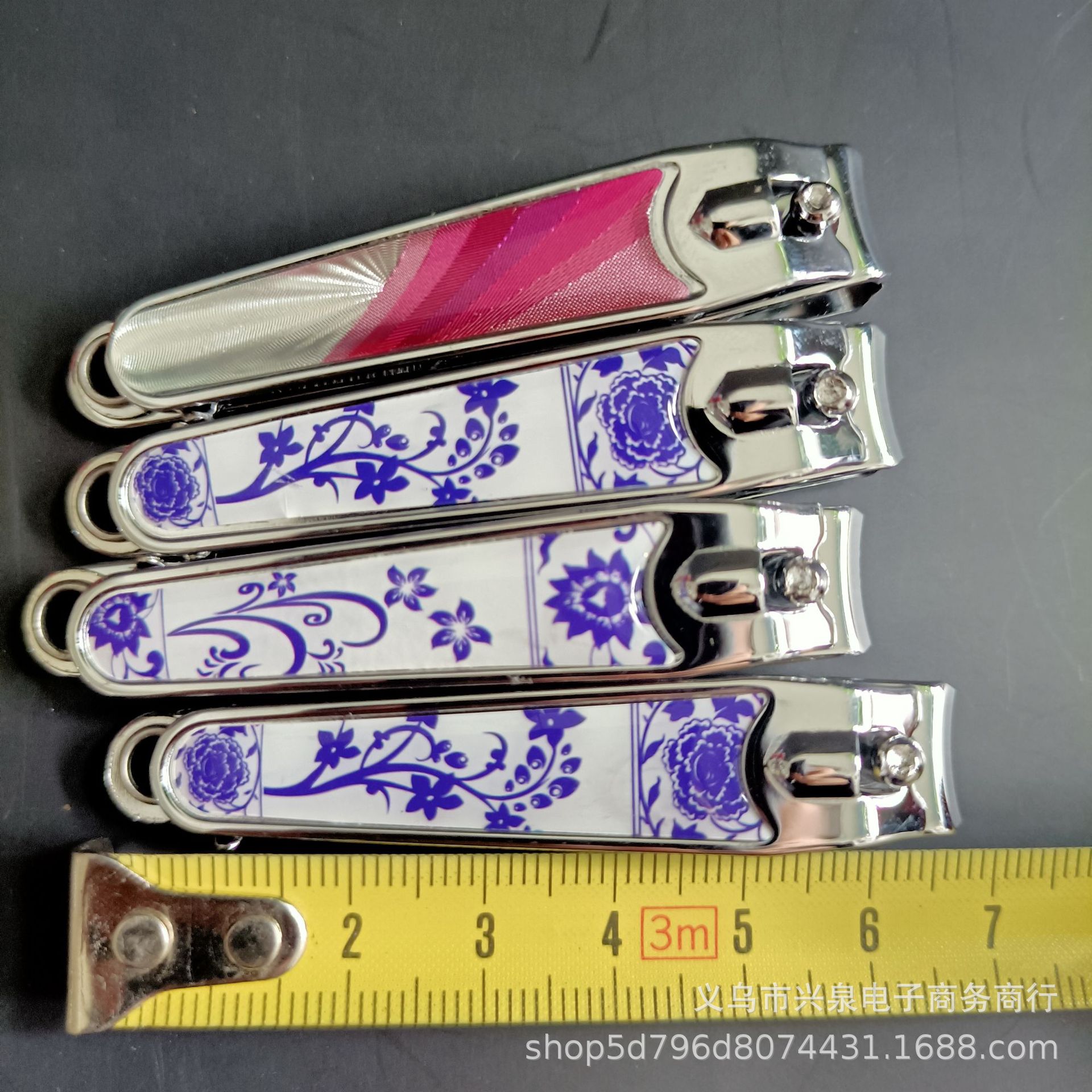 0816 Nail clippers, blue and white porcelain nail clippers, nail clippers, trendy and fashionable nail clippers, 1 yuan wholesale, 2 yuan wholesale supply Item Picture