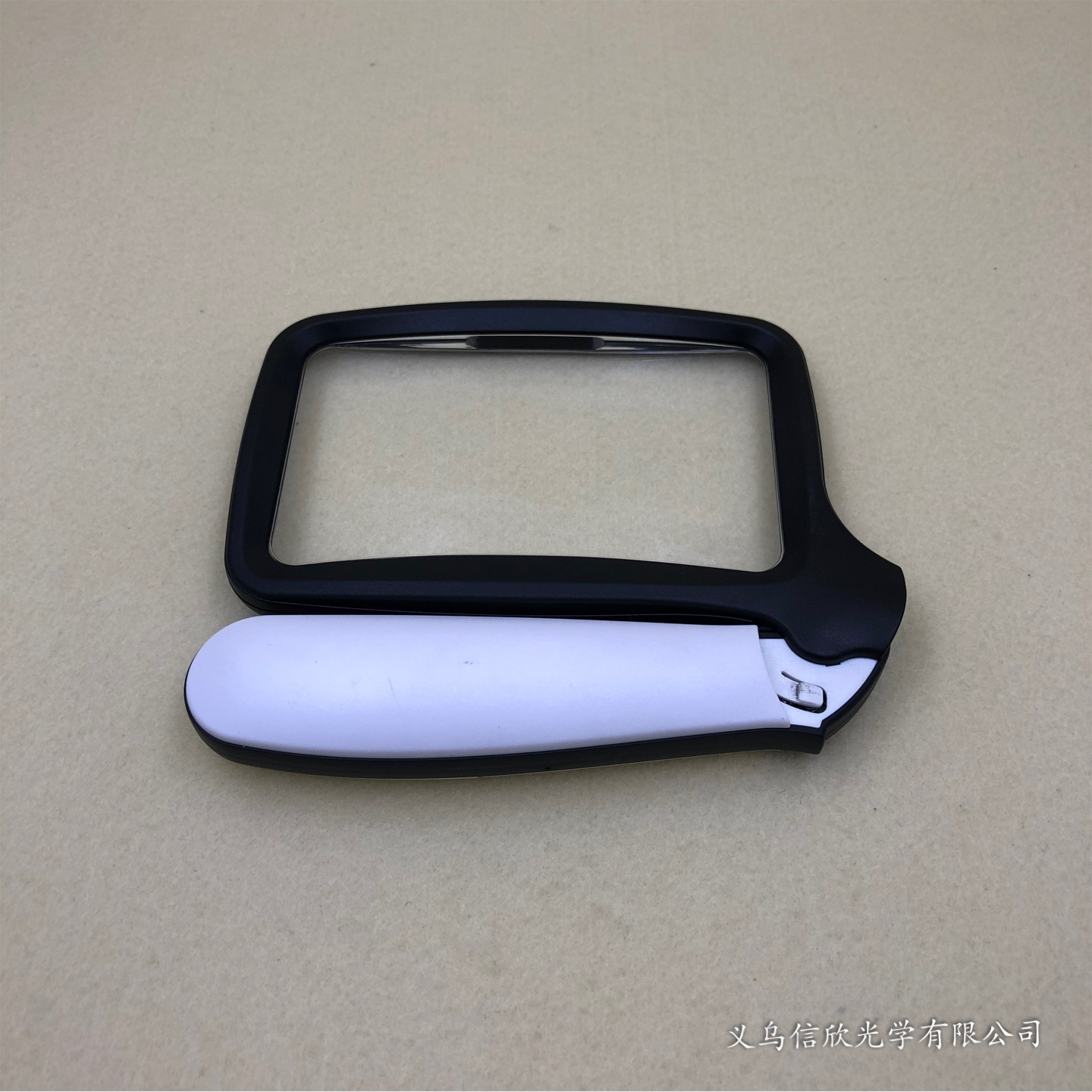 New handheld foldable acrylic 2x magnifying glass with 5 LED lights for the elderly to read newspapers and magazines 10863 Specification image