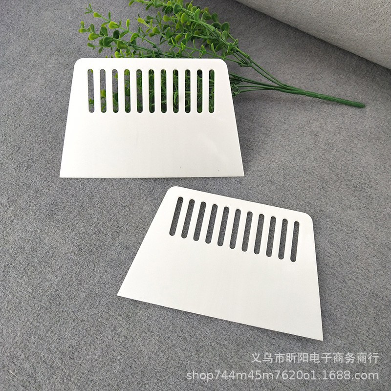 Scraper plastic wallpaper large film scraper tool Transparent paint scraper putty plastic scraper 1 yuan supply Application Scenario