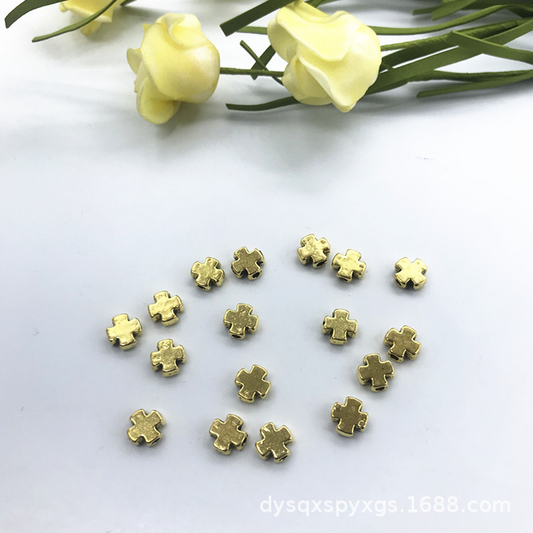 DIY jewelry accessories, bracelets, necklaces, alloy smooth surface, perforated small crosses Application Scenario
