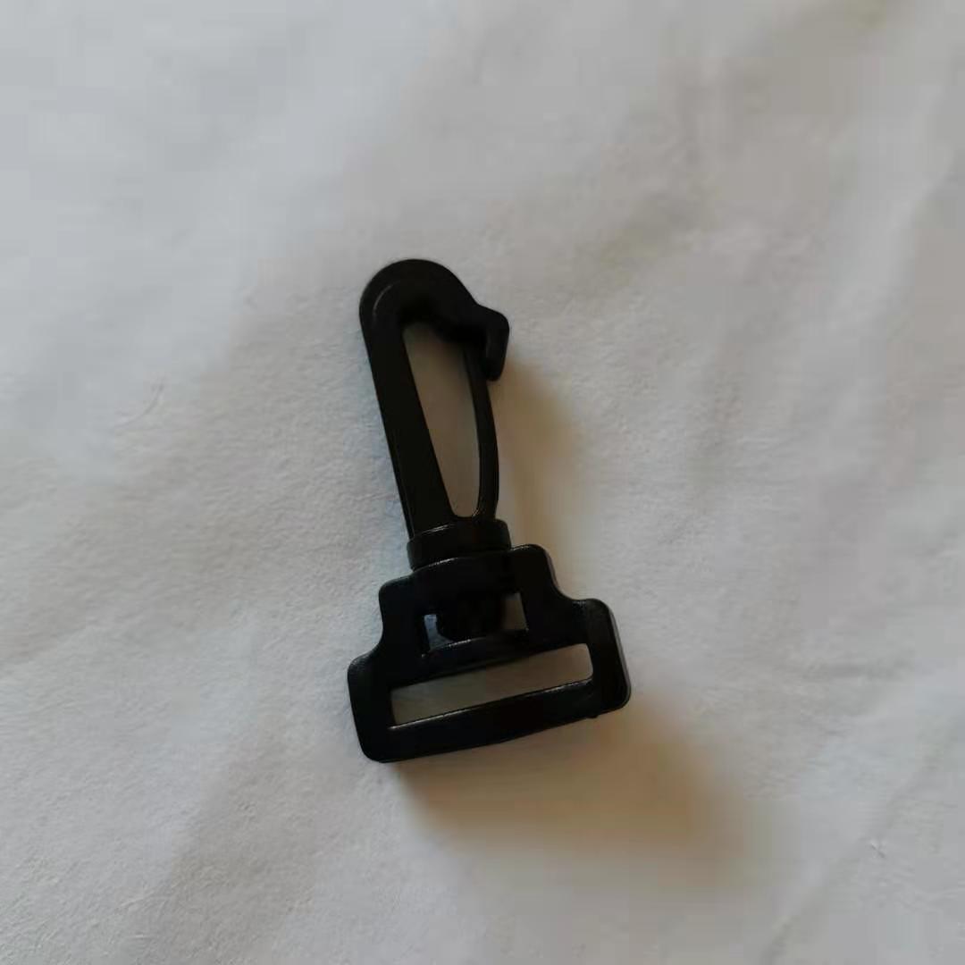 Manufacturers Direct Sales Of Plastic Hook Buckle Wear Webbing Dog Buckle Rotary Hook Buckle Clothing Luggage Accessories Item Picture