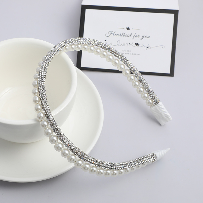 Korean-style hair bands, popular forest-themed girl headbands, InS-style pearl rhinestone hair bands and headwear manufacturers wholesale domestic self-owned other hair accessories Application Scenario