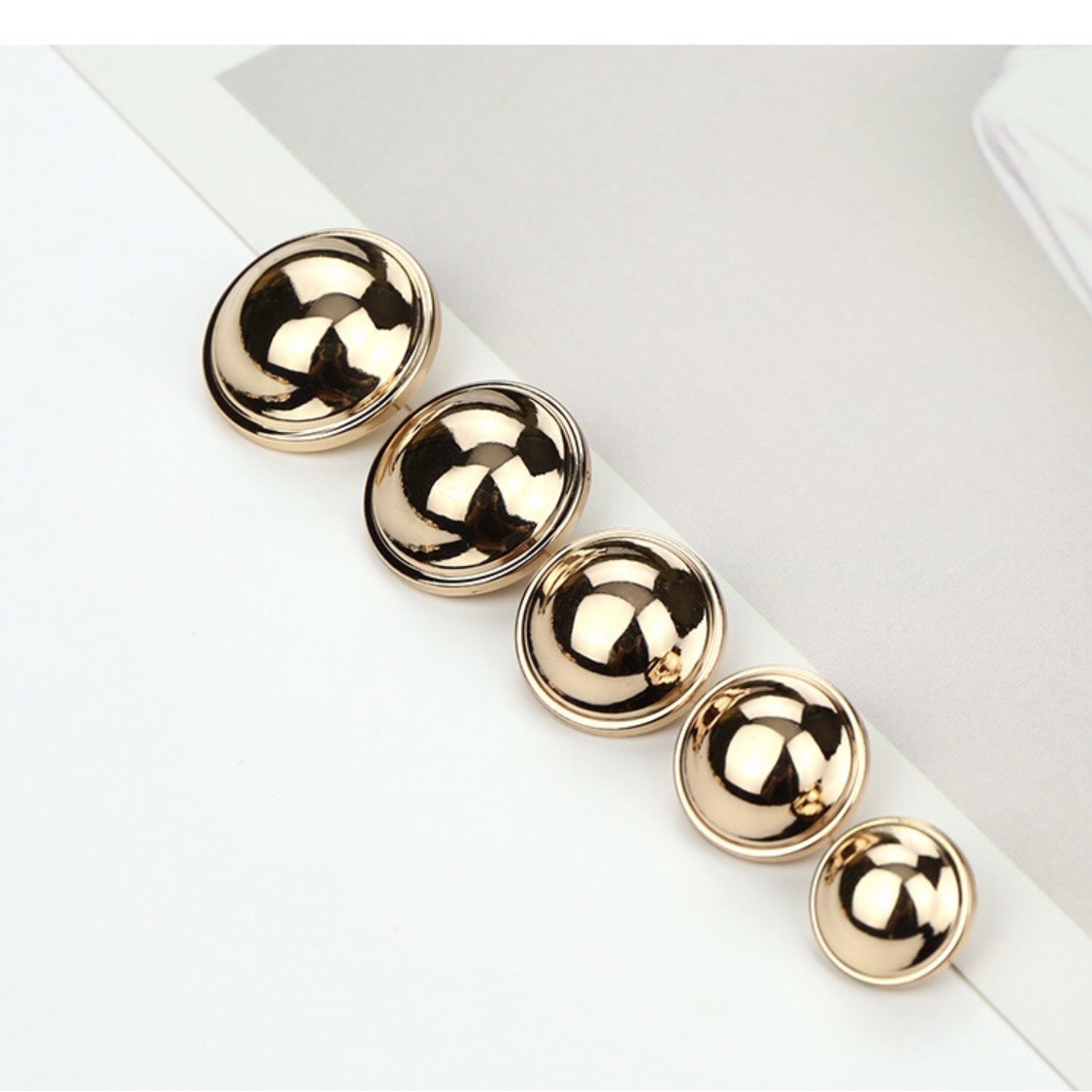Stylish Metal Fine Edged Mushroom Button Coat Shirt Casual Suit Coat Button Simple Decorative Hand Stitched Buttons Application Scenario